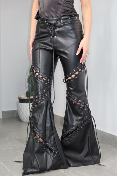 Pantalone in Ecopelle Stringhe